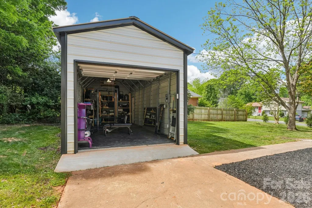 5300 Cheval Place Charlotte NC 28205