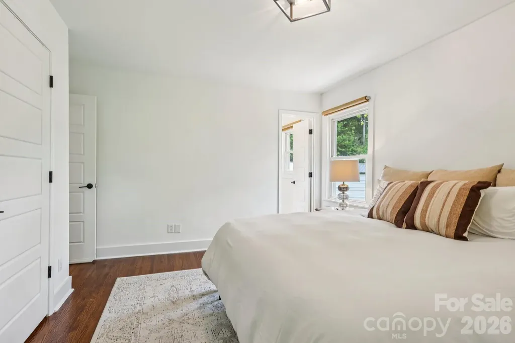 5300 Cheval Place Charlotte NC 28205