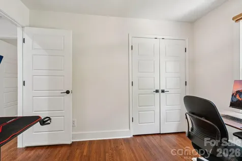 5300 Cheval Place Charlotte NC 28205
