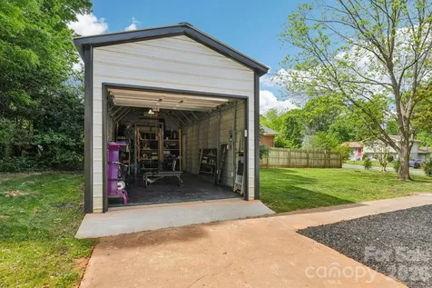 5300 Cheval Place Charlotte NC 28205