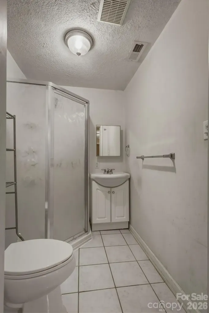 2566 Andrews Circle Lenoir NC 28645