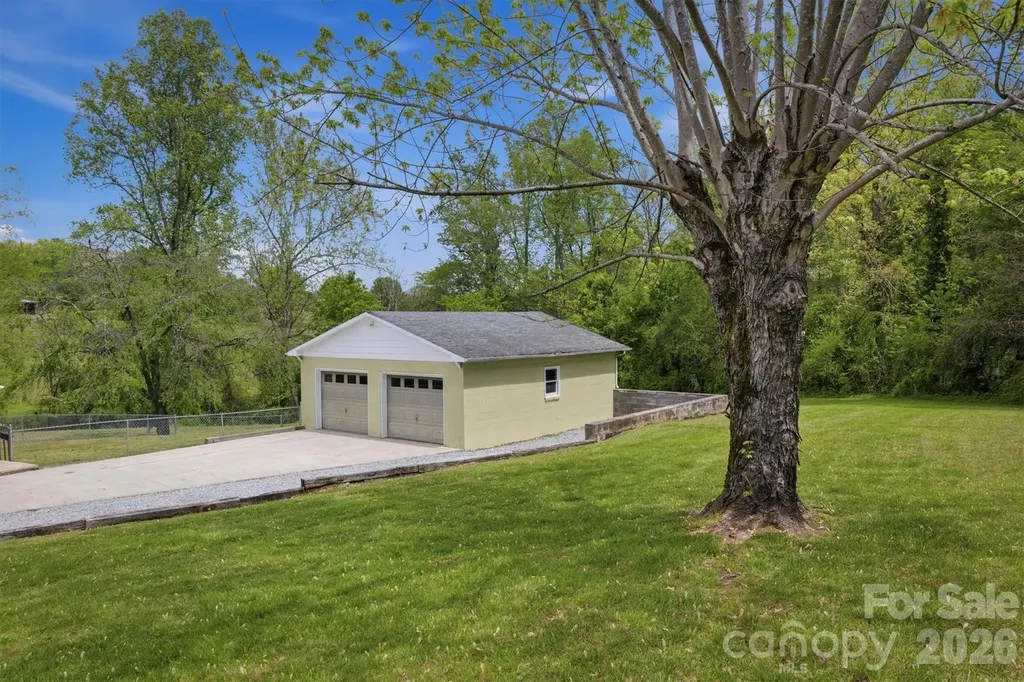 2566 Andrews Circle Lenoir NC 28645