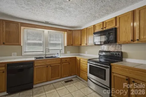 2566 Andrews Circle Lenoir NC 28645