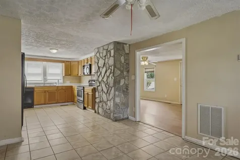 2566 Andrews Circle Lenoir NC 28645