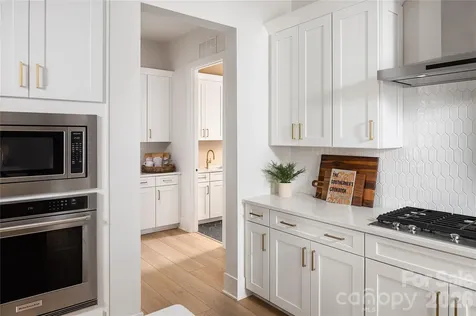 4230 Pinekirk Drive Charlotte NC 28269