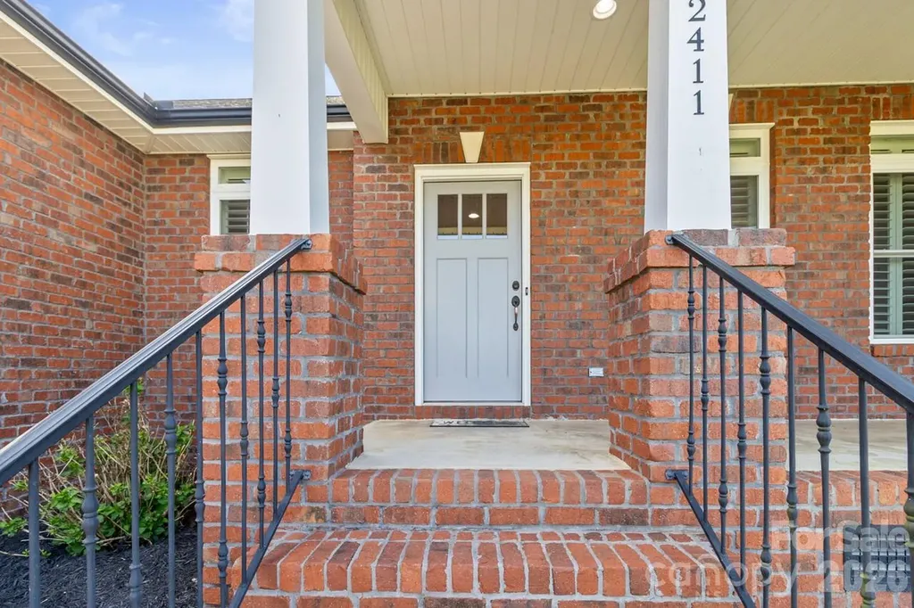 2411 Carriage Lane Lincolnton NC 28092