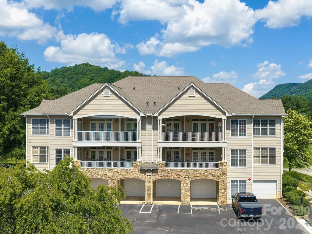 103 Glenview Lane Maggie Valley NC 28751