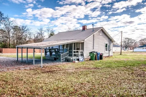 107 Rose Street Mount Holly NC 28120