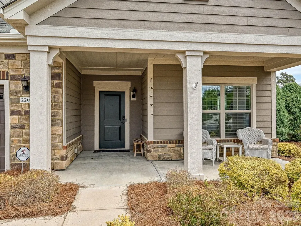 2202 Lincolnshire Lane Wesley Chapel NC 28173
