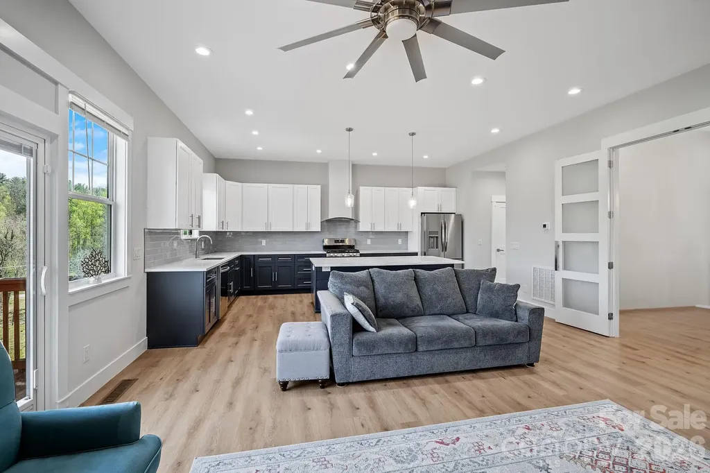 154 Amblers Knoll Road Weaverville NC 28787