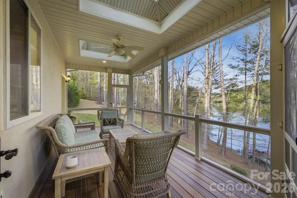 2224 W Paradise Harbor Drive Connelly Springs NC 28612