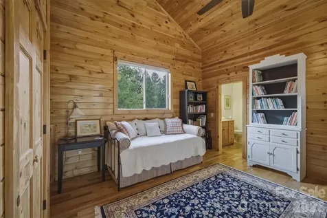 2224 W Paradise Harbor Drive Connelly Springs NC 28612