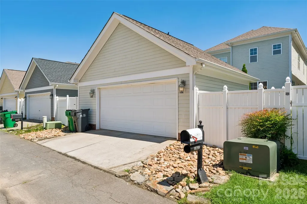 10208 Tolleson Avenue Charlotte NC 28277