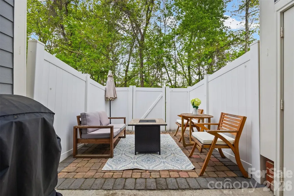 233 Hurston Circle Charlotte NC 28208