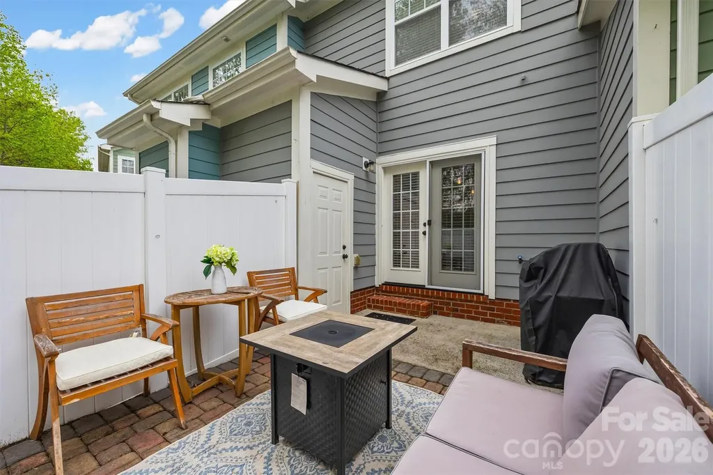 233 Hurston Circle Charlotte NC 28208