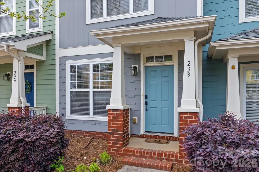 233 Hurston Circle Charlotte NC 28208