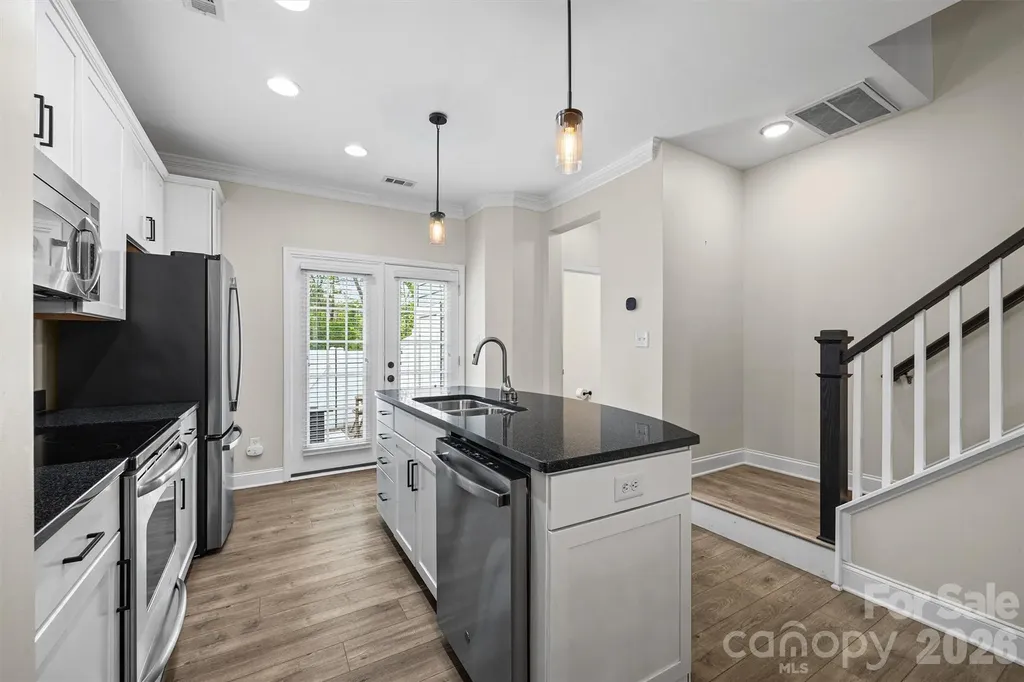 233 Hurston Circle Charlotte NC 28208