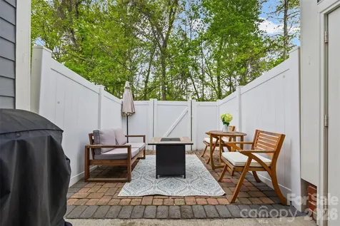 233 Hurston Circle Charlotte NC 28208
