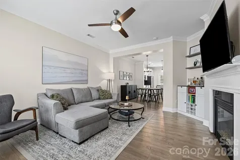 233 Hurston Circle Charlotte NC 28208
