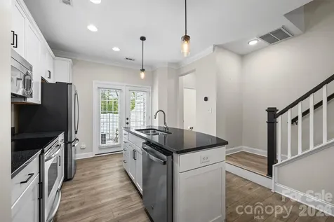 233 Hurston Circle Charlotte NC 28208