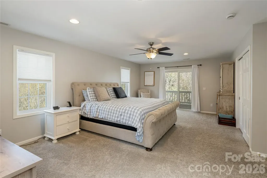 102 Brookhollow Drive Flat Rock NC 28731