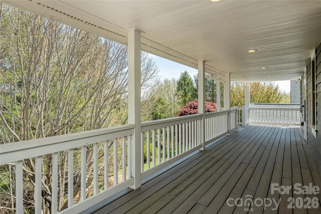 102 Brookhollow Drive Flat Rock NC 28731