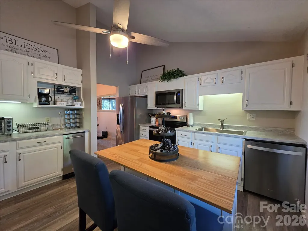 283 Tinequa Drive Brevard NC 28712