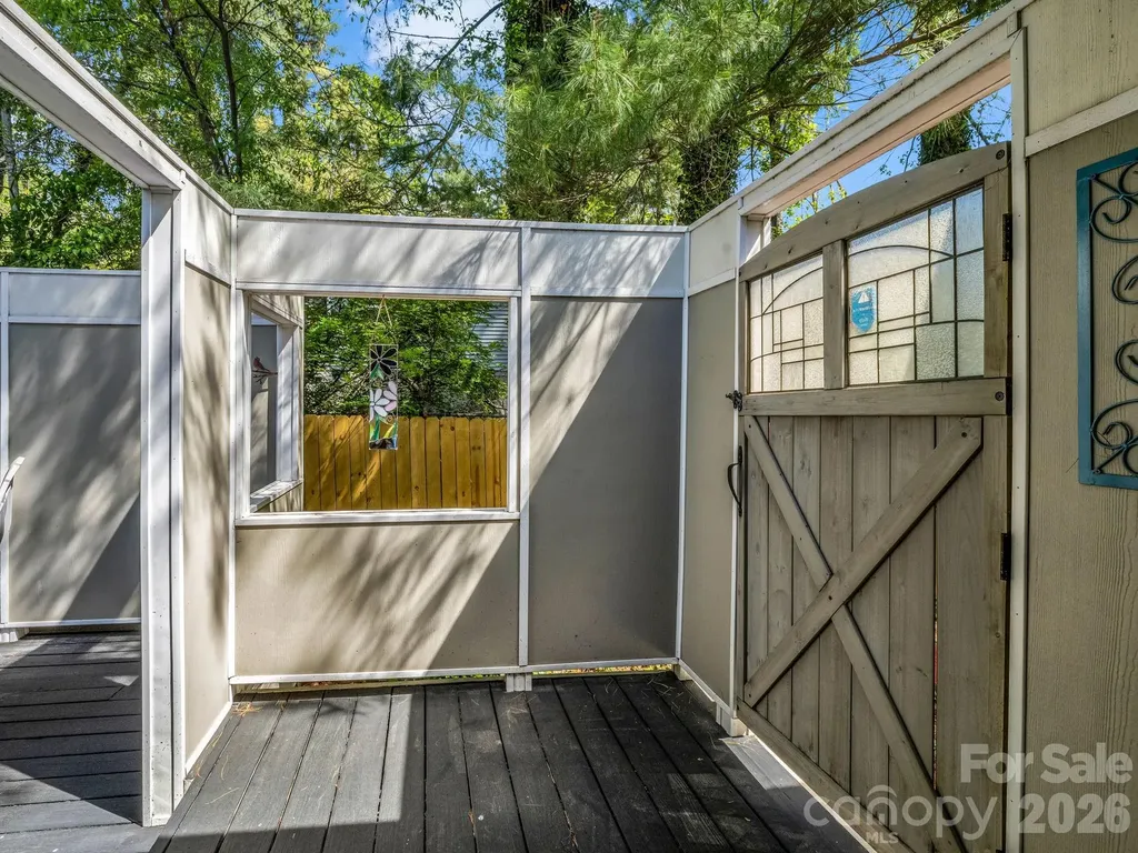 110 Chariton Avenue Hendersonville NC 28739