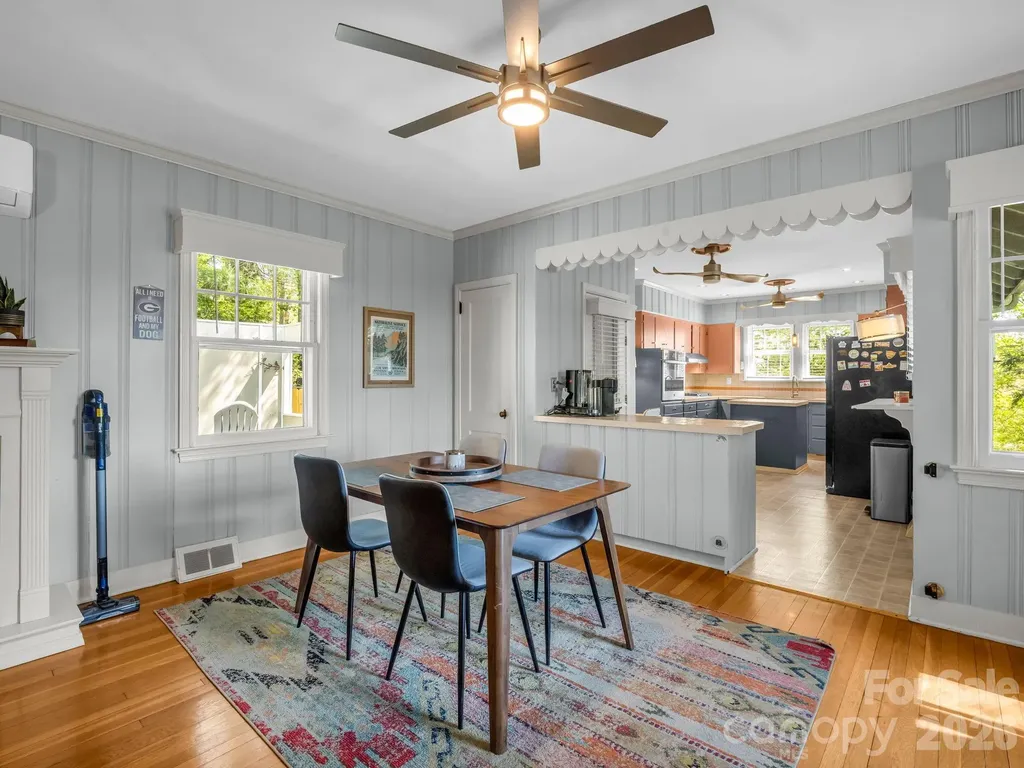 110 Chariton Avenue Hendersonville NC 28739