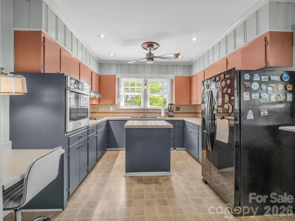 110 Chariton Avenue Hendersonville NC 28739