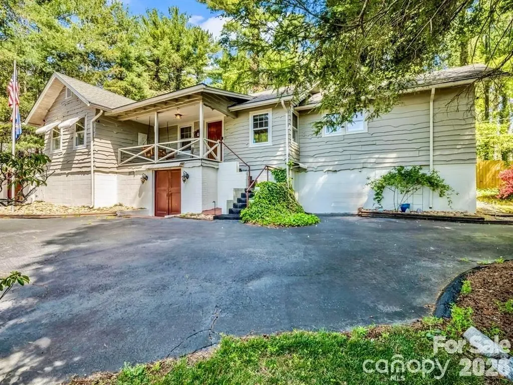 110 Chariton Avenue Hendersonville NC 28739