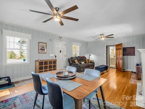 110 Chariton Avenue Hendersonville NC 28739