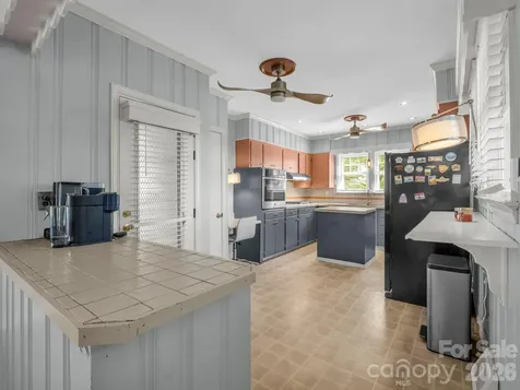 110 Chariton Avenue Hendersonville NC 28739