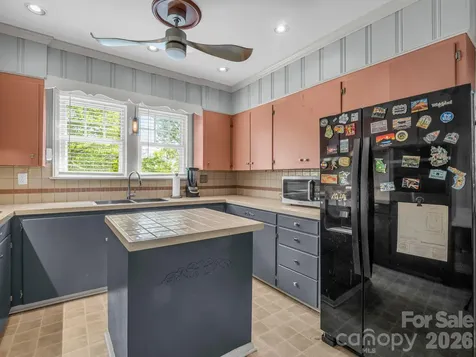 110 Chariton Avenue Hendersonville NC 28739