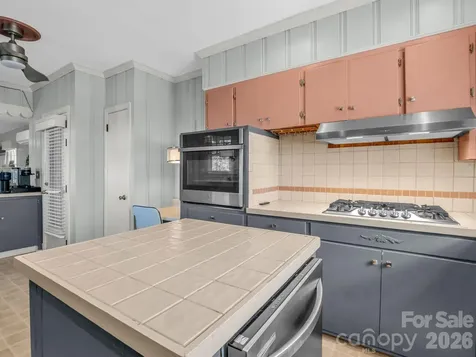 110 Chariton Avenue Hendersonville NC 28739