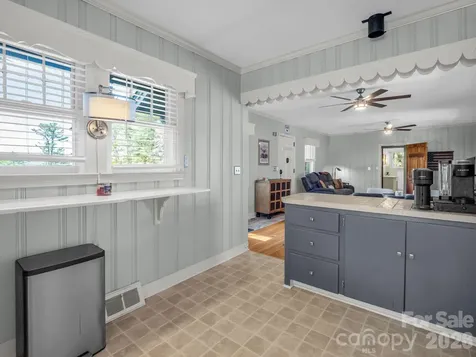 110 Chariton Avenue Hendersonville NC 28739