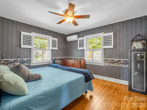 110 Chariton Avenue Hendersonville NC 28739