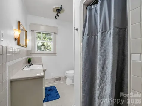 110 Chariton Avenue Hendersonville NC 28739