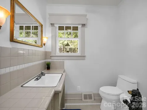 110 Chariton Avenue Hendersonville NC 28739