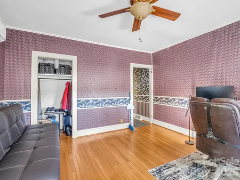 110 Chariton Avenue Hendersonville NC 28739