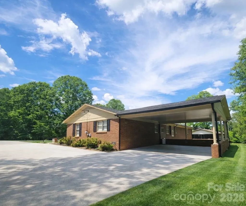 216 Delview Drive Cherryville NC 28021