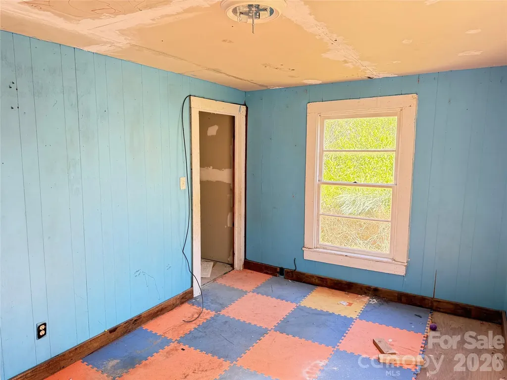 100 Hickory Street Rhodhiss NC 28667
