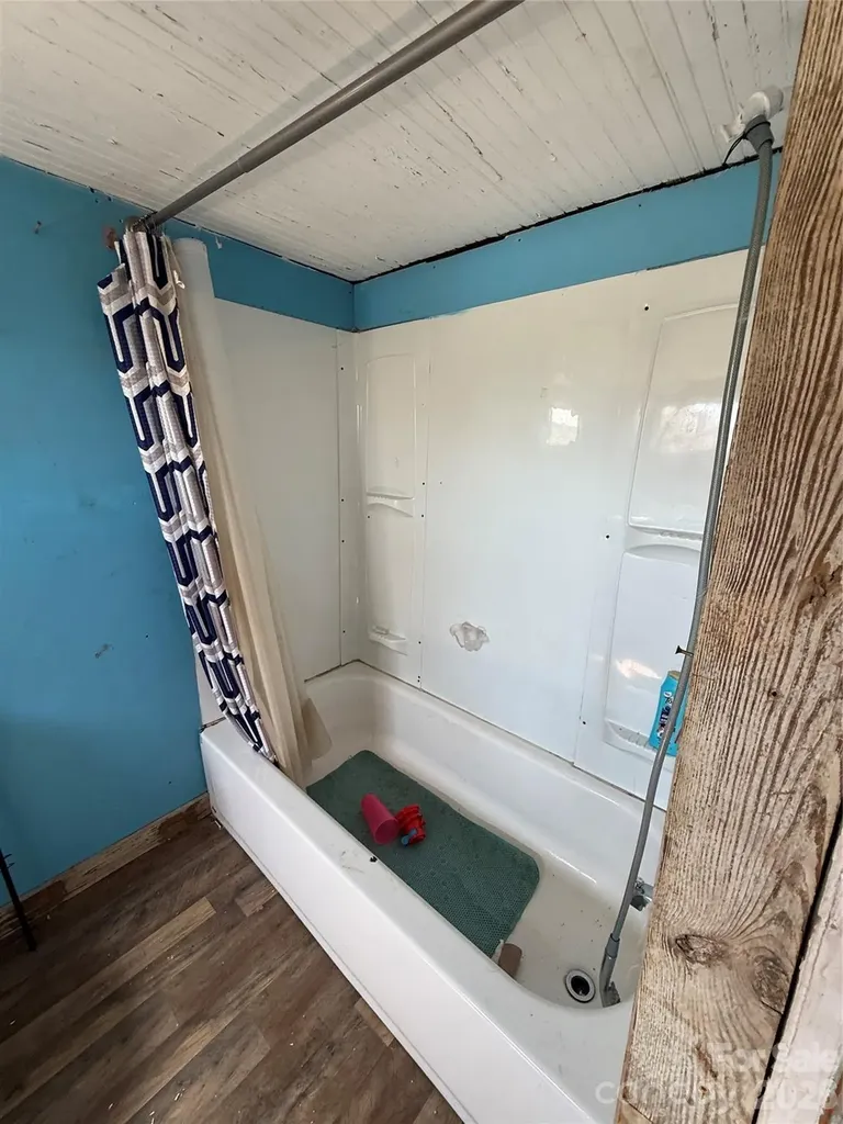 100 Hickory Street Rhodhiss NC 28667