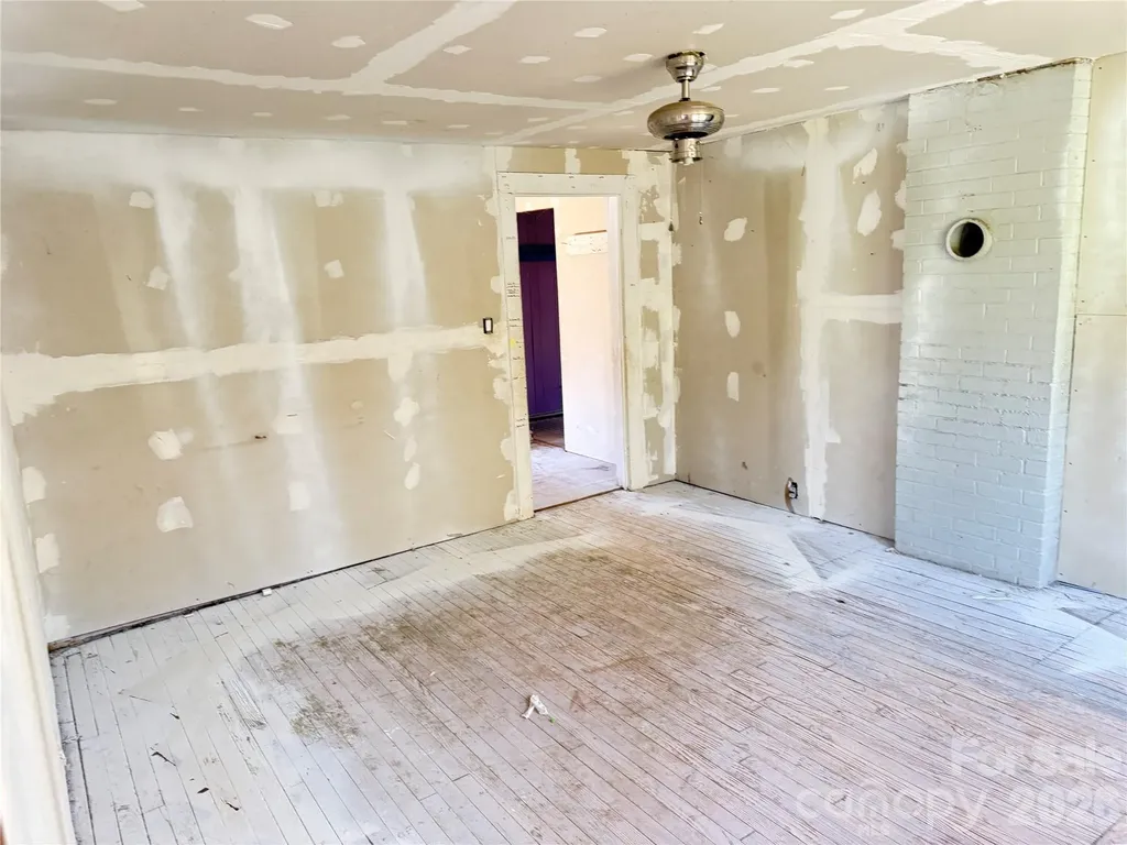 100 Hickory Street Rhodhiss NC 28667