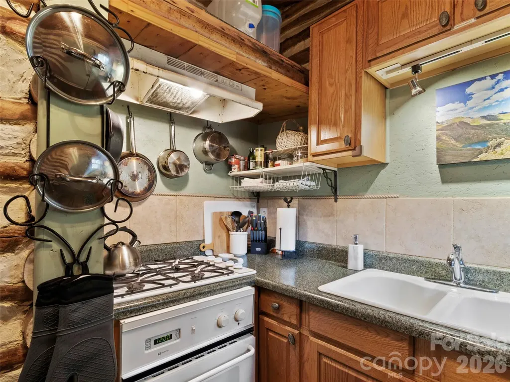 142 Cold Spring Road Burnsville NC 28714