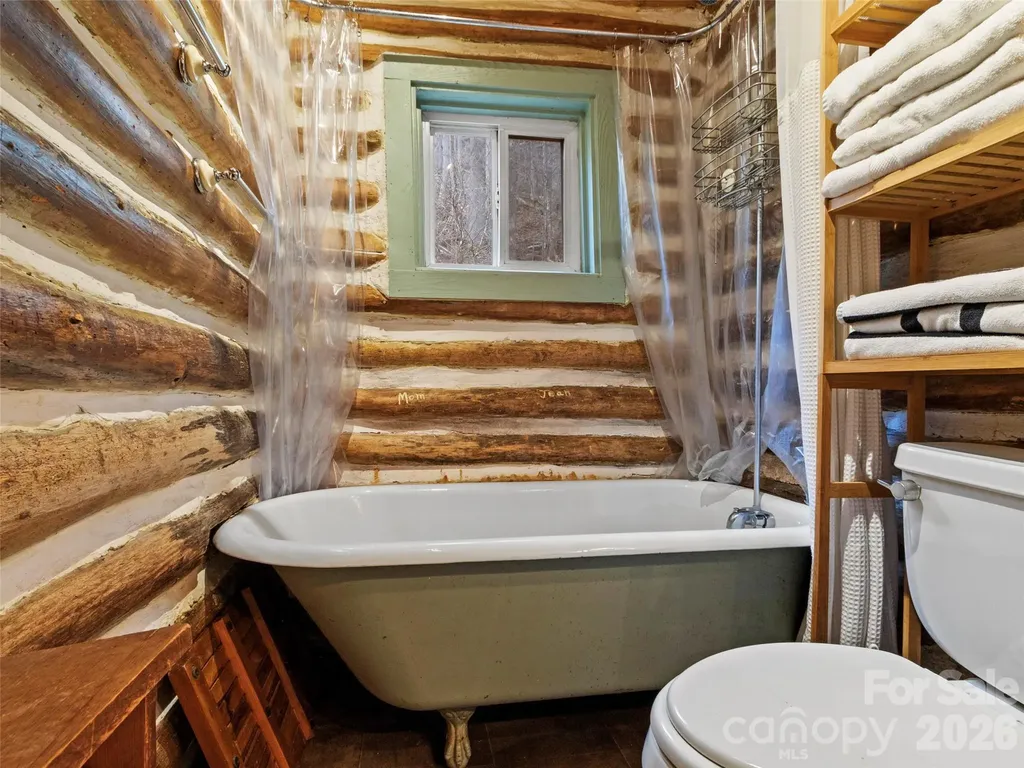 142 Cold Spring Road Burnsville NC 28714