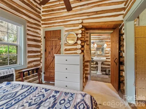 142 Cold Spring Road Burnsville NC 28714
