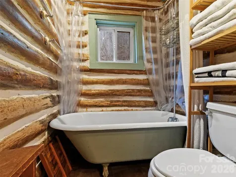 142 Cold Spring Road Burnsville NC 28714
