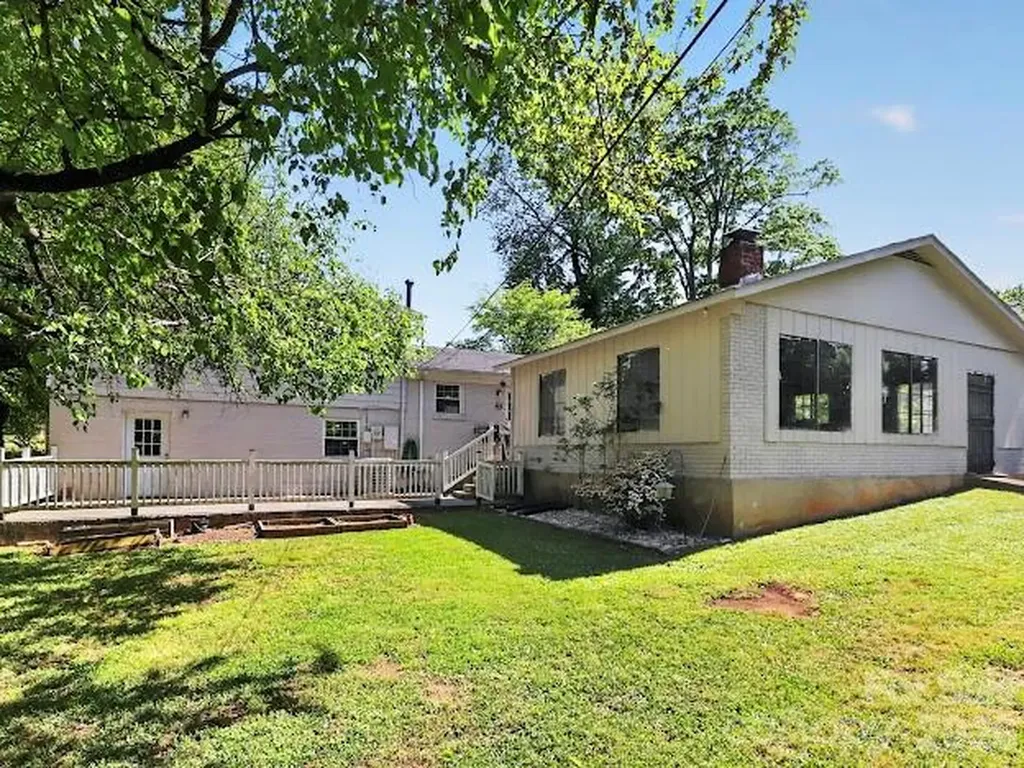 3025 Dunaire Drive Charlotte NC 28205