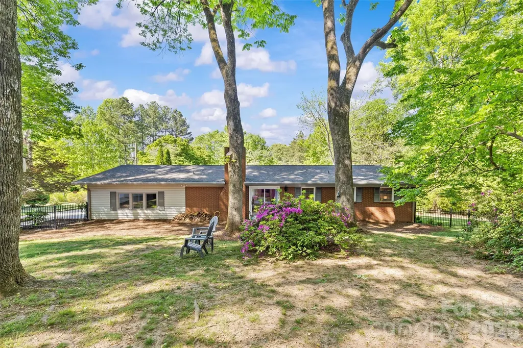 7108 Preston Court Charlotte NC 28215